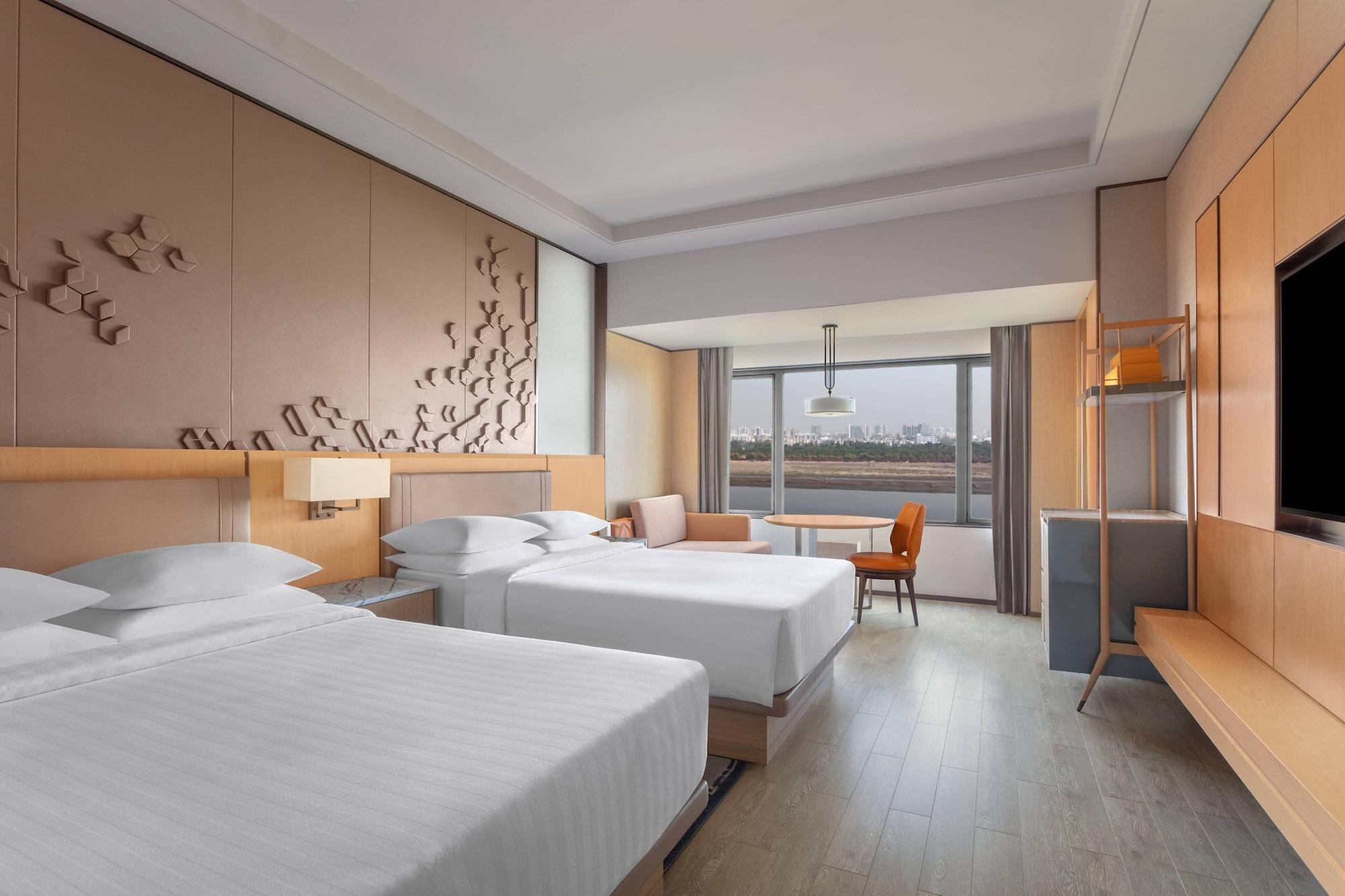 Surat Marriott Hotel Dış mekan fotoğraf
