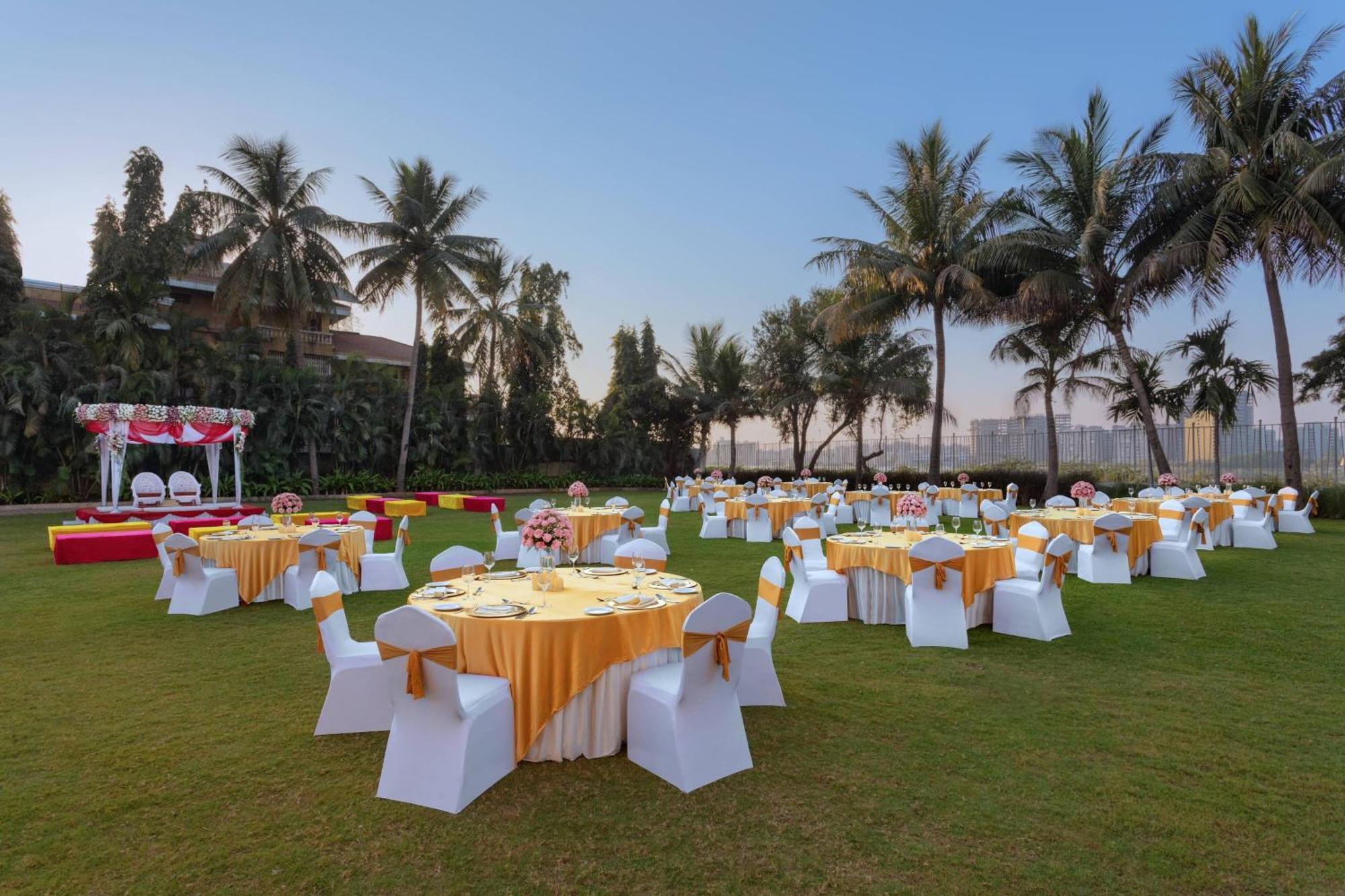 Surat Marriott Hotel Dış mekan fotoğraf