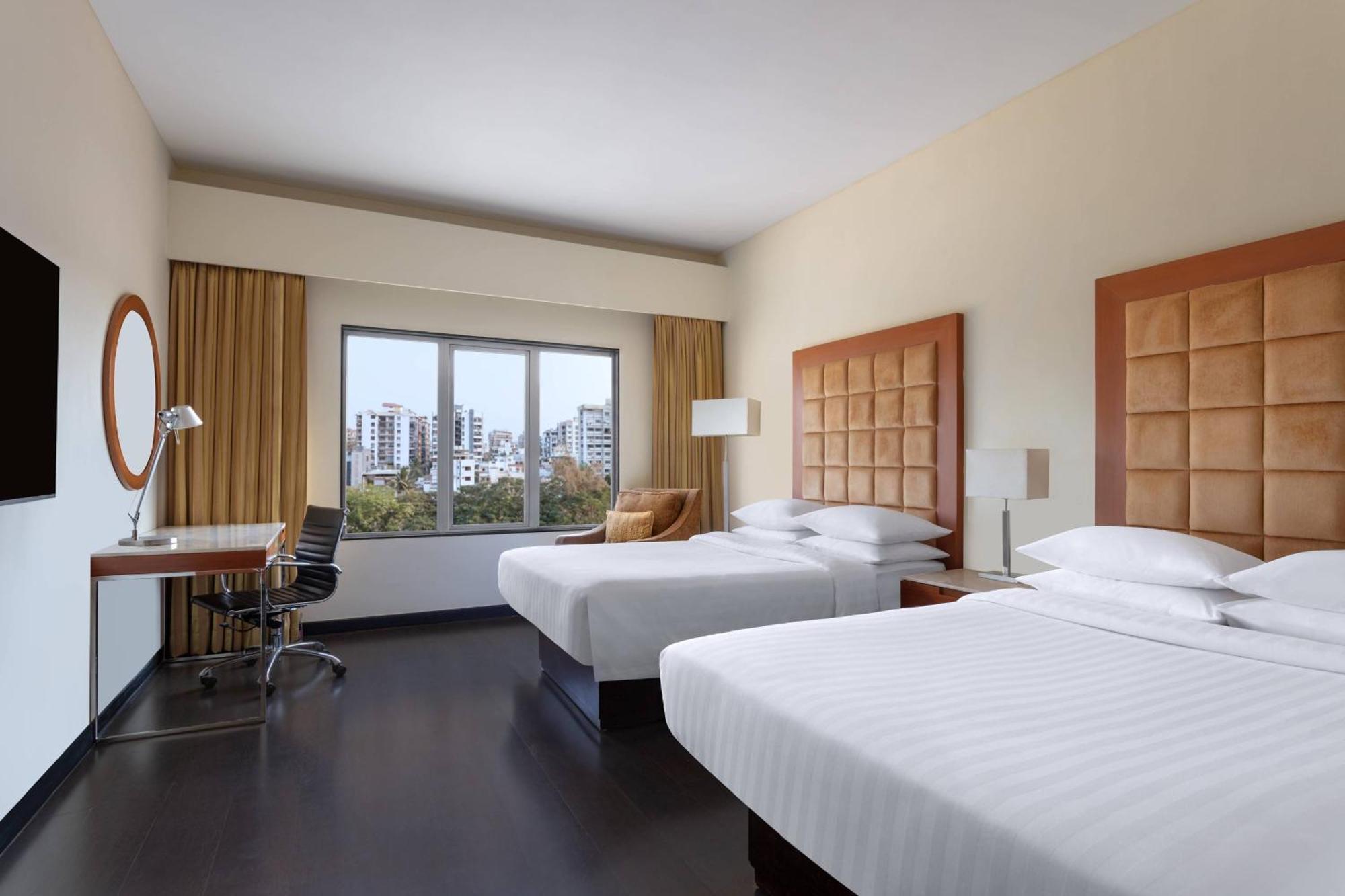 Surat Marriott Hotel Dış mekan fotoğraf
