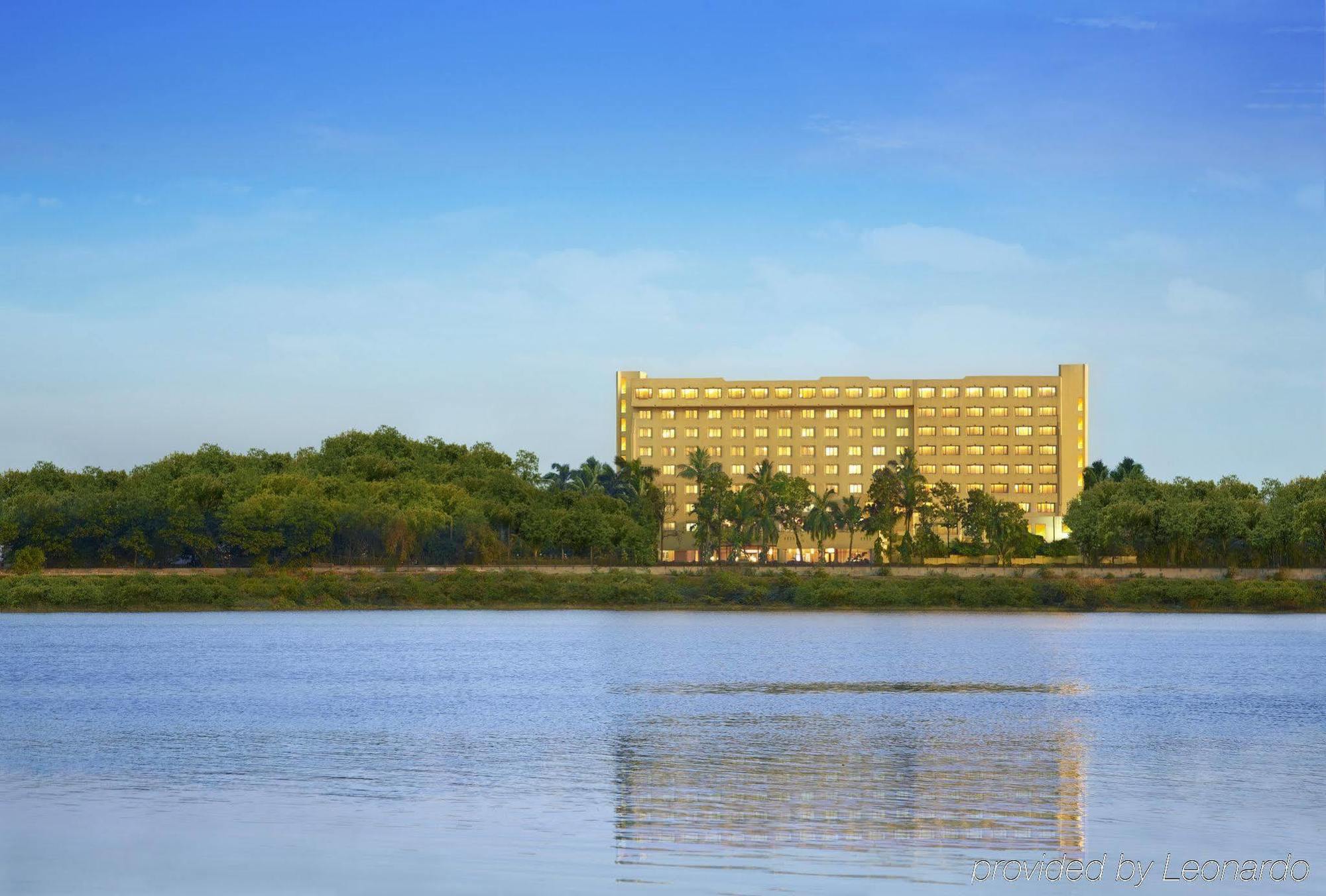 Surat Marriott Hotel Dış mekan fotoğraf