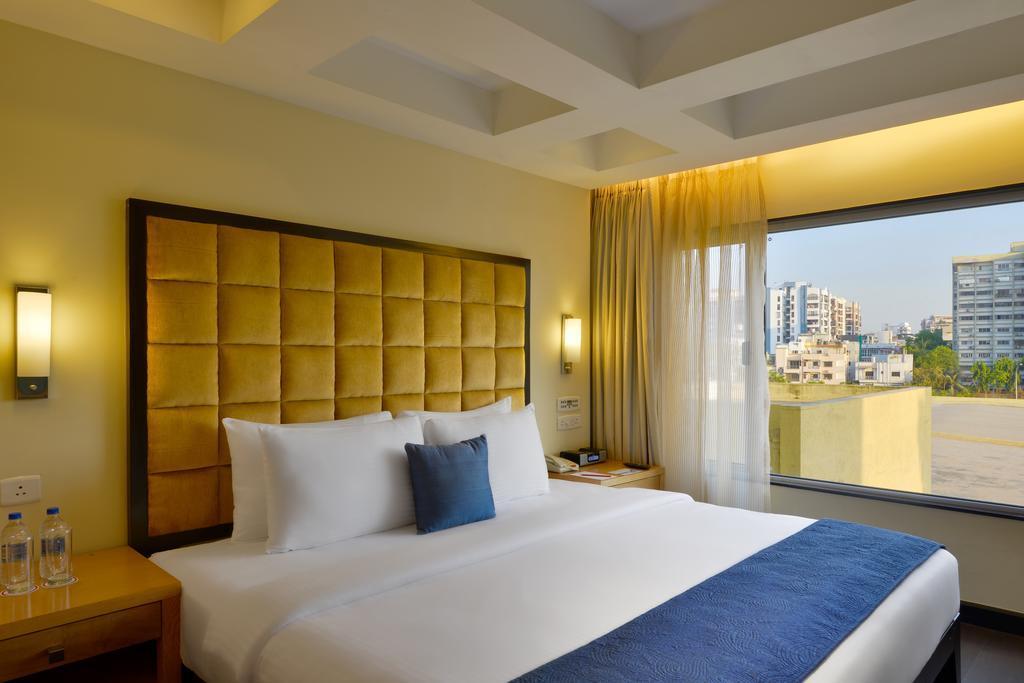 Surat Marriott Hotel Dış mekan fotoğraf